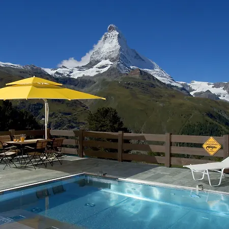 Riffelalp 2222m Ski-in & Ski-out فندق 5*