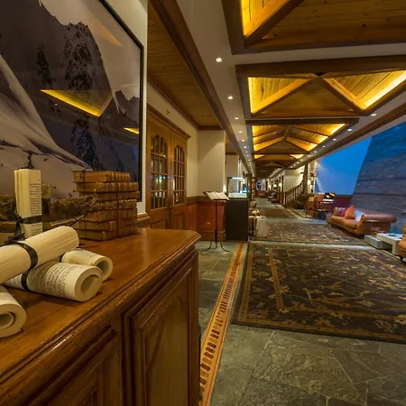 Riffelalp 2222m Ski-in & Ski-out 5* Церматт