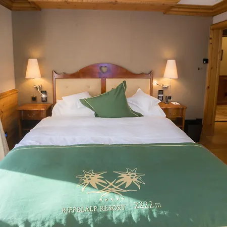 Riffelalp 2222m Ski-in & Ski-out