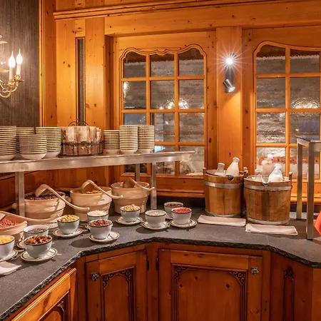 Riffelalp 2222m Ski-in & Ski-out Отель Церматт