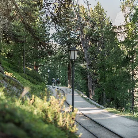 Riffelalp 2222m Ski-in & Ski-out