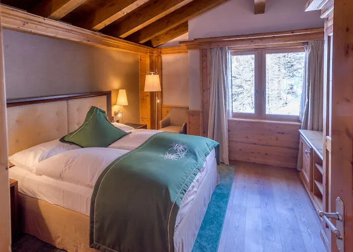 Riffelalp 2222m Ski-in & Ski-out 5*