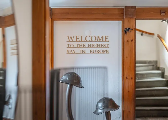 Riffelalp 2222m Ski-in & Ski-out 5* Церматт