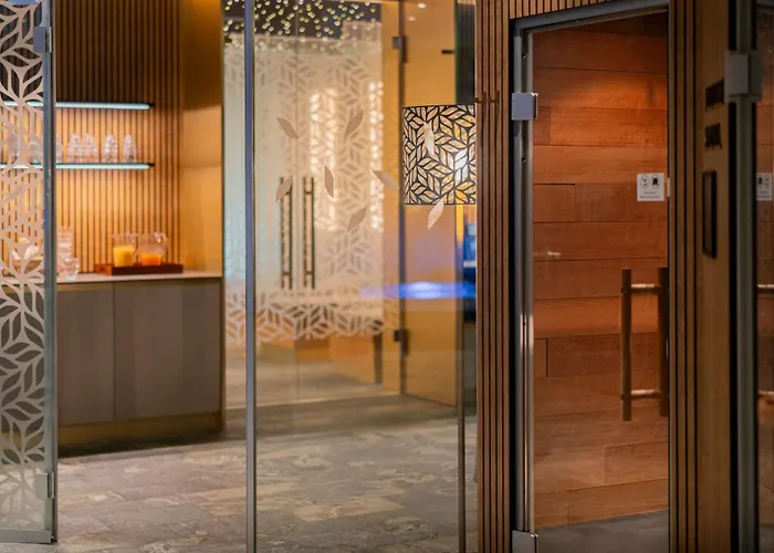 Riffelalp 2222m Ski-in & Ski-out Готель 5*