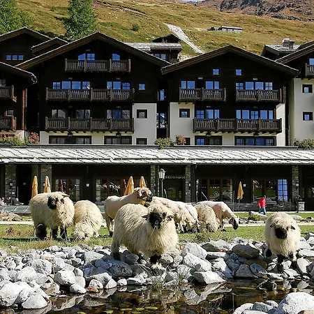 Riffelalp 2222m - Ski-in, Ski-out Szálloda