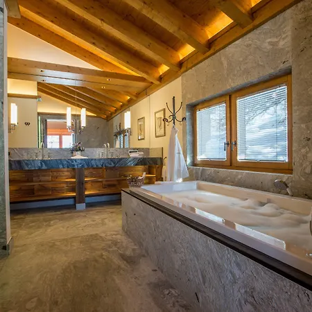 Riffelalp 2222m Ski-in & Ski-out 5* Ζερμάτ