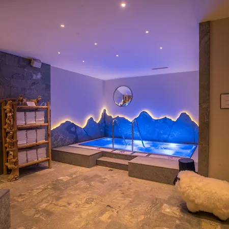 Riffelalp 2222m Ski-in & Ski-out 5*