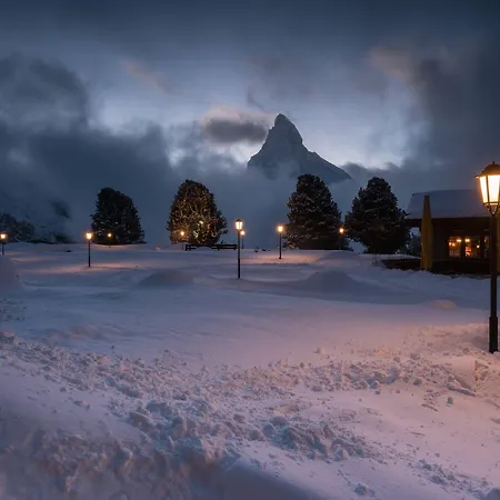 Riffelalp 2222m Ski-in & Ski-out 5*